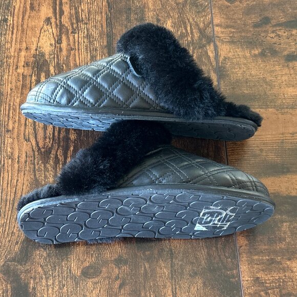 NWT UGG Scuffette II Quilted Genuine Shearling Slipper ~ Black - Picture 8 of 8